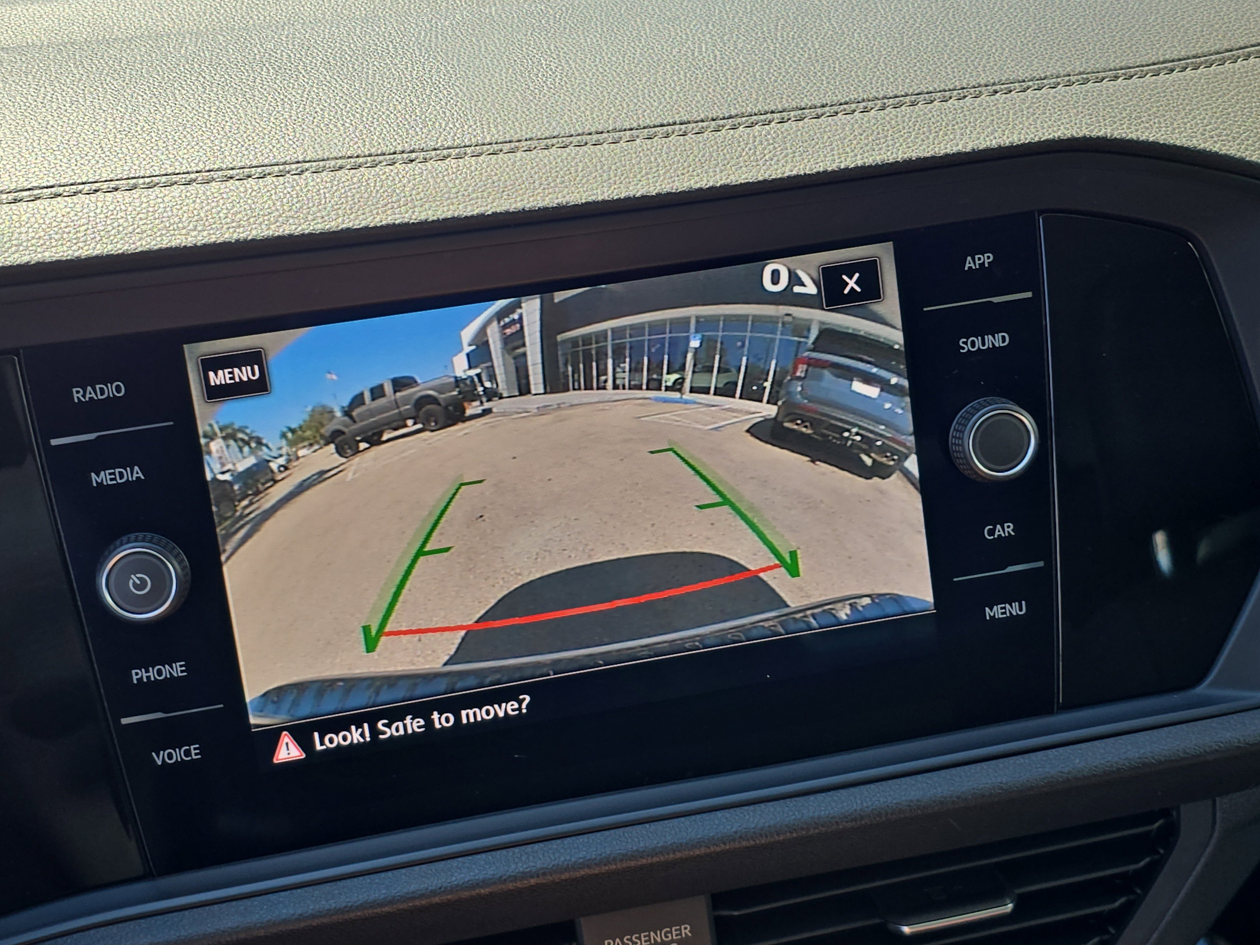 Used 2020 Volkswagen Jetta SEL image 9