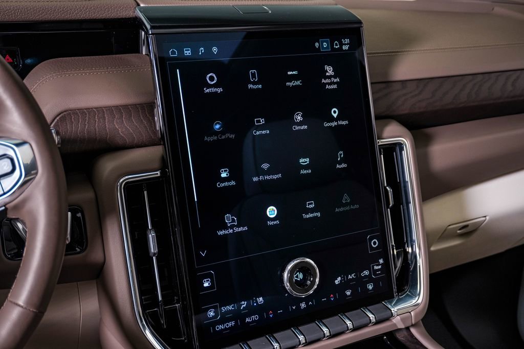 Used 2025 GMC Yukon Denali w/ Sun & Power Step Package image 25