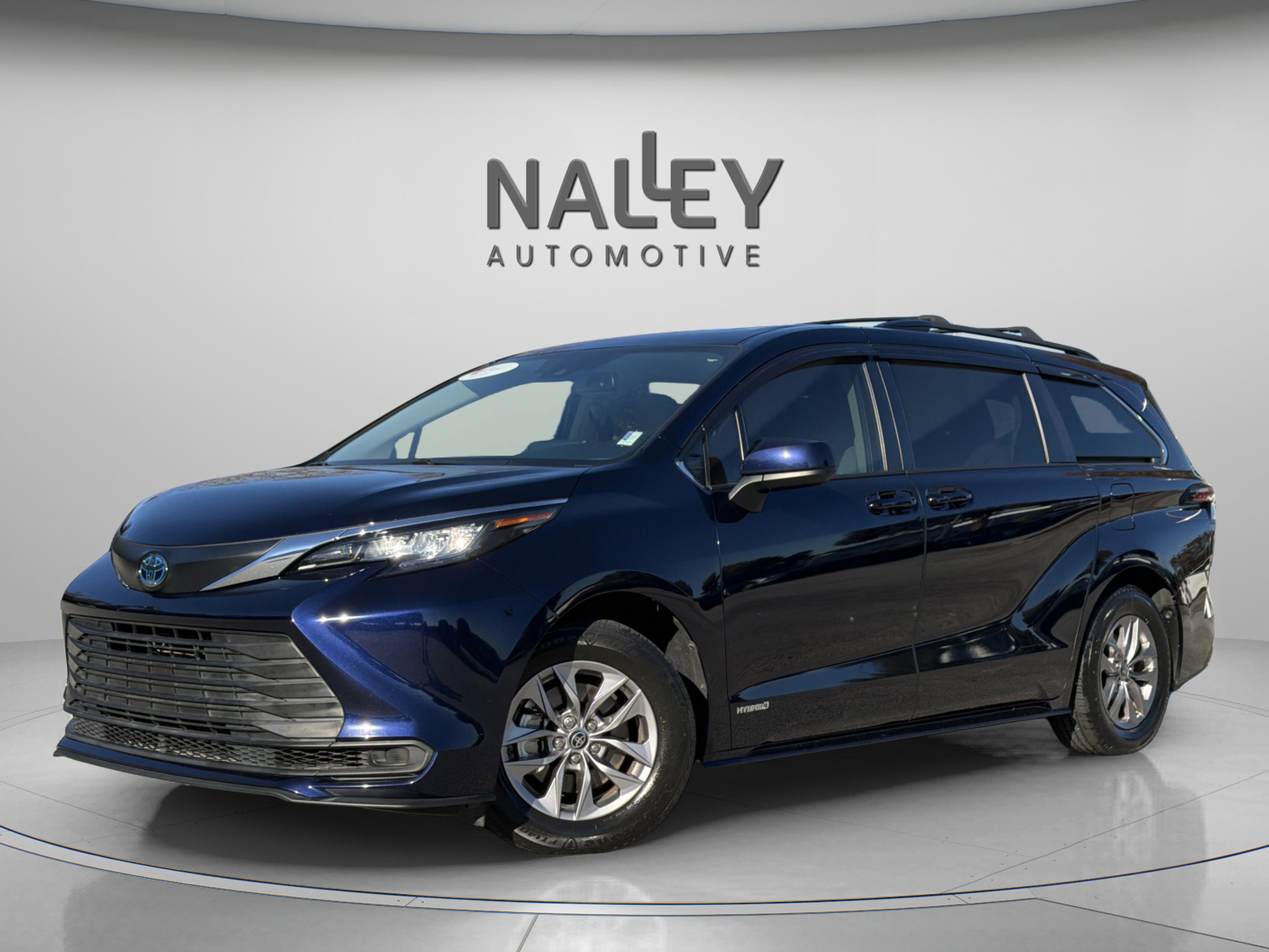 Certified 2021 Toyota Sienna LE w/ LE Plus Package