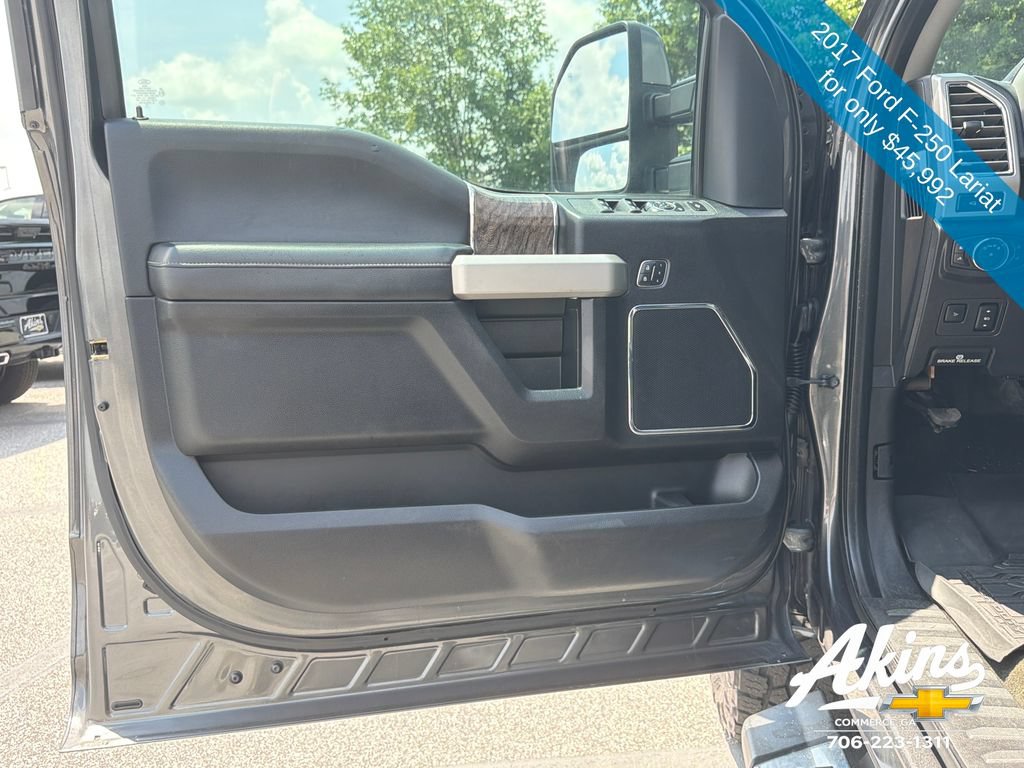 Used 2017 Ford F250 Lariat w/ Lariat Ultimate Package AWD/4WD image 18