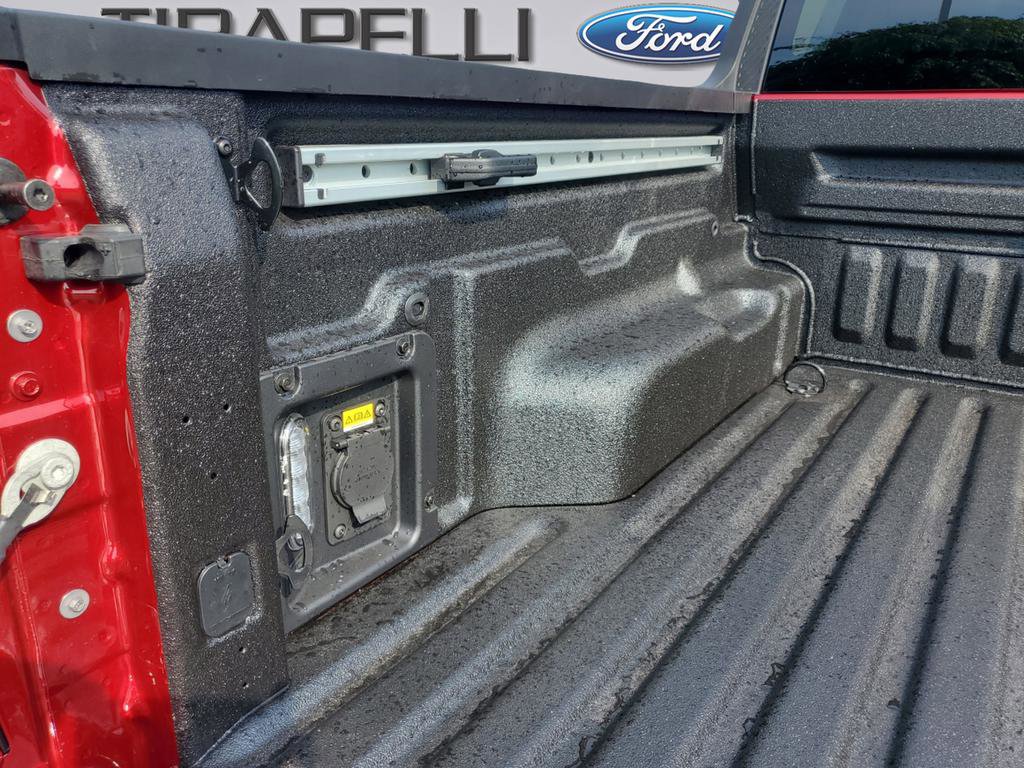 New 2025 Ford Maverick Lariat w/ Black Appearance Package image 11