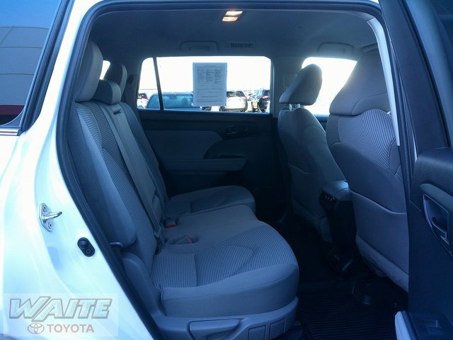 Certified 2023 Toyota Highlander LE image 30