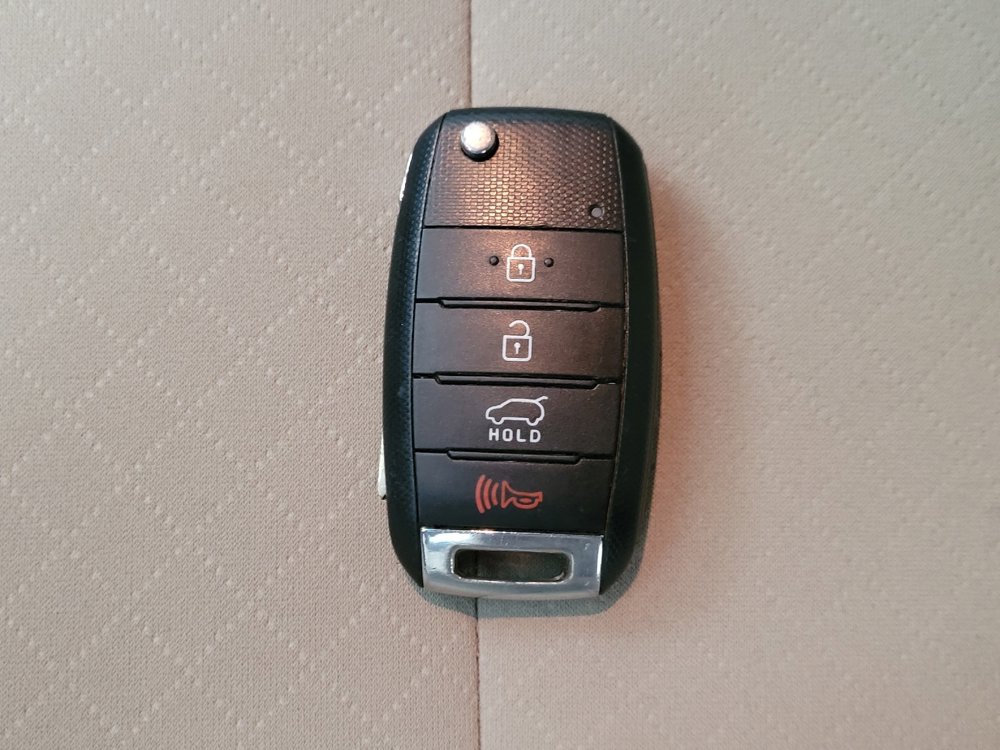 Used 2020 Kia Sorento LX image 32