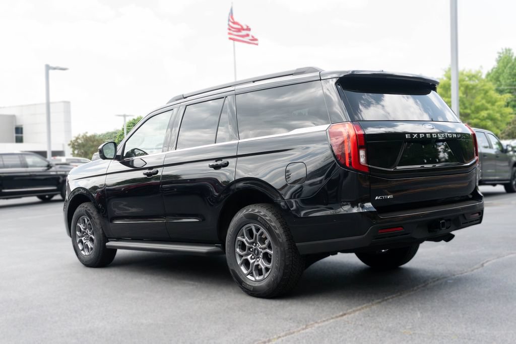 Used 2025 Ford Expedition Active RWD image 5