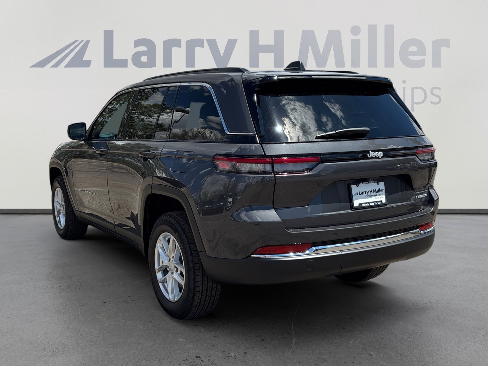 New 2025 Jeep Grand Cherokee Laredo X w/ Trailer Tow Package image 3