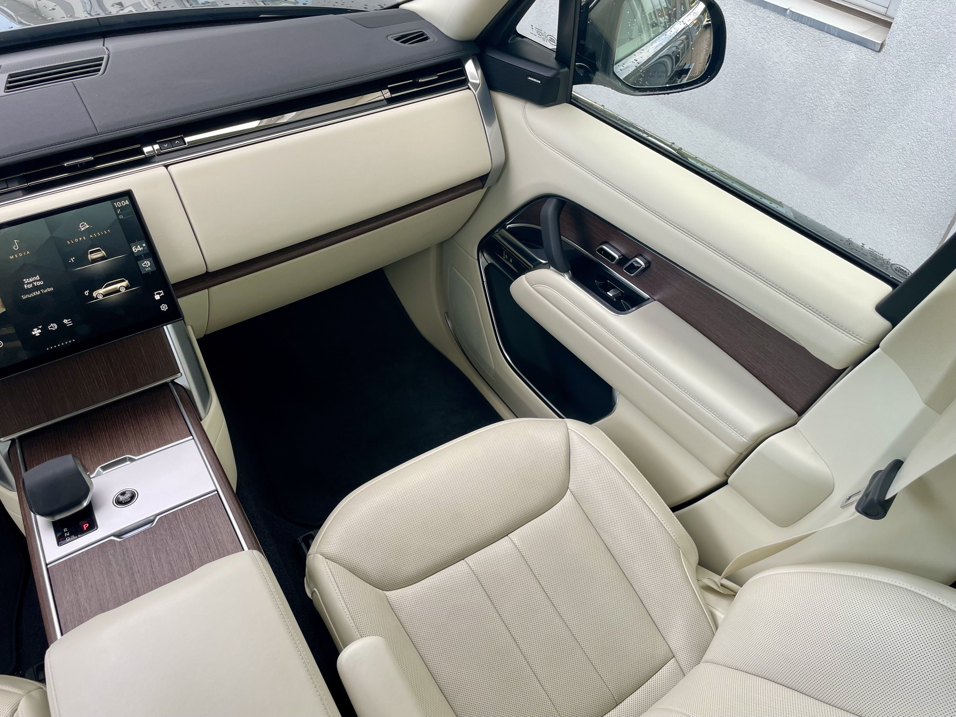 Used 2024 Land Rover Range Rover SE AWD/4WD image 18