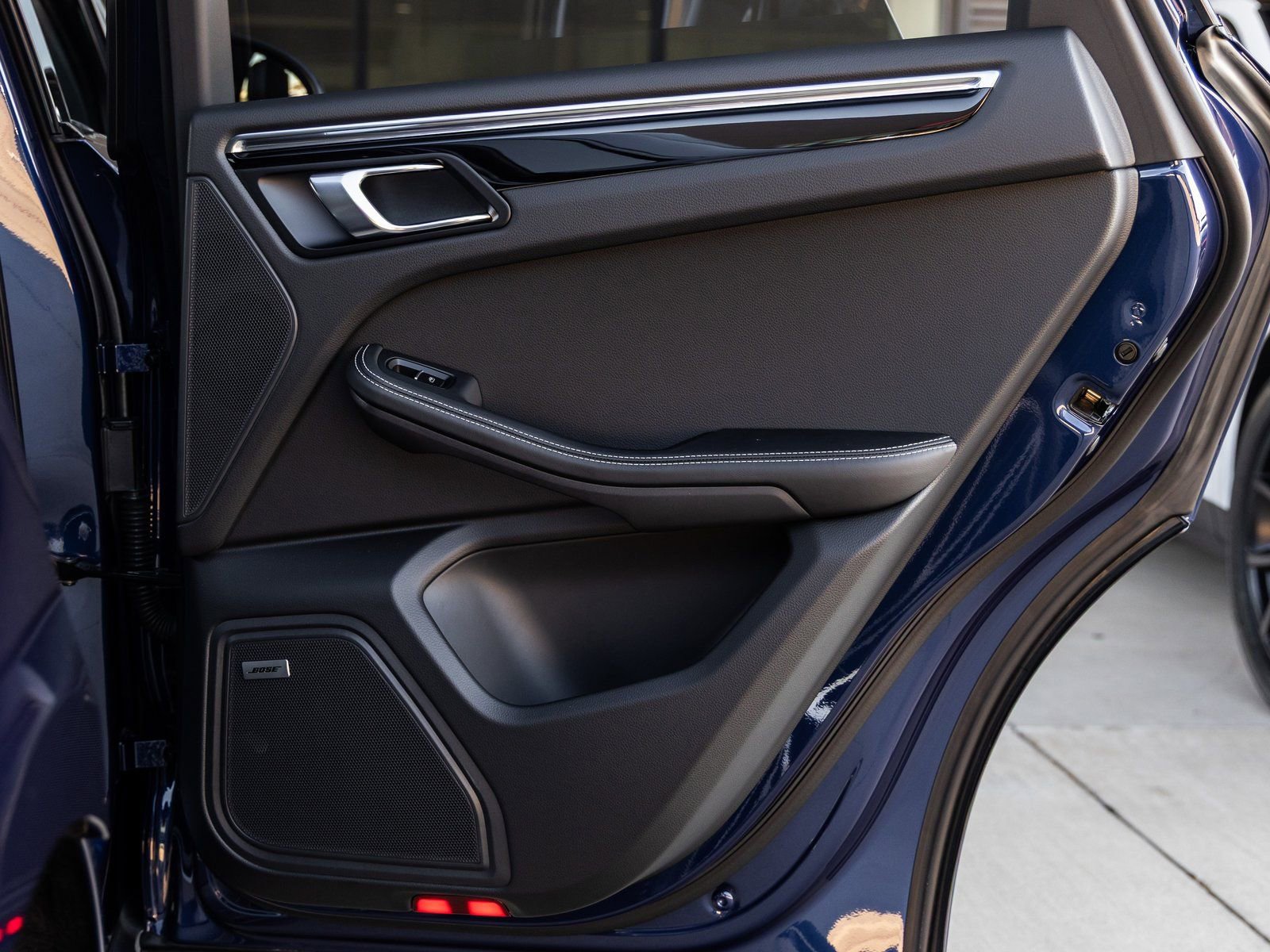 New 2026 Porsche Macan Turbo image 40