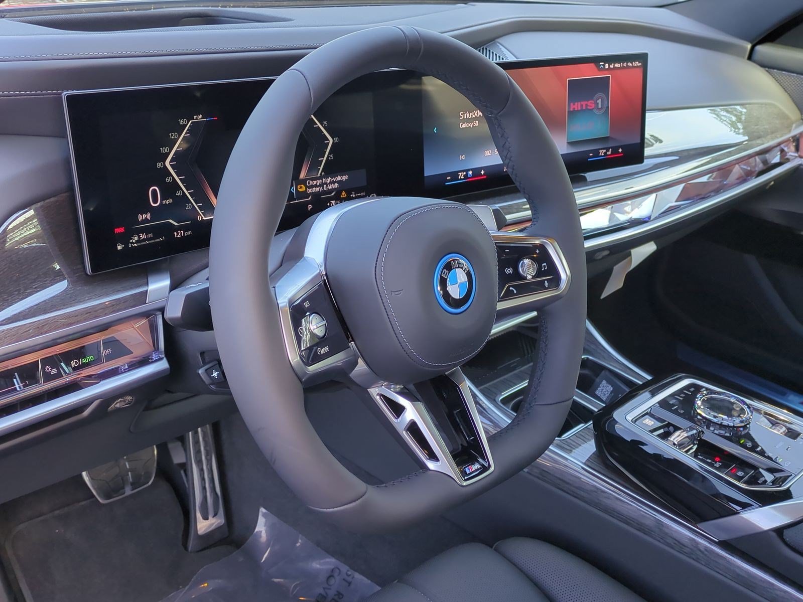 New 2026 BMW 750e xDrive w/ Premium Package AWD/4WD image 18