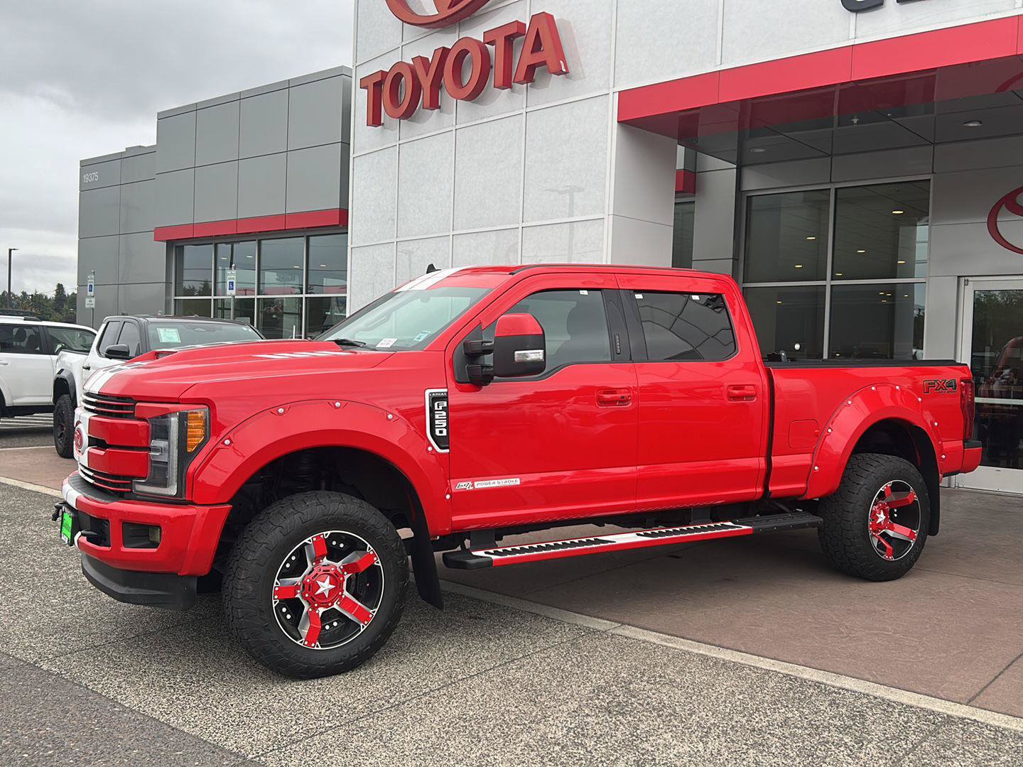 Used 2019 Ford F250 Lariat w/ Lariat Ultimate Package AWD/4WD image 2
