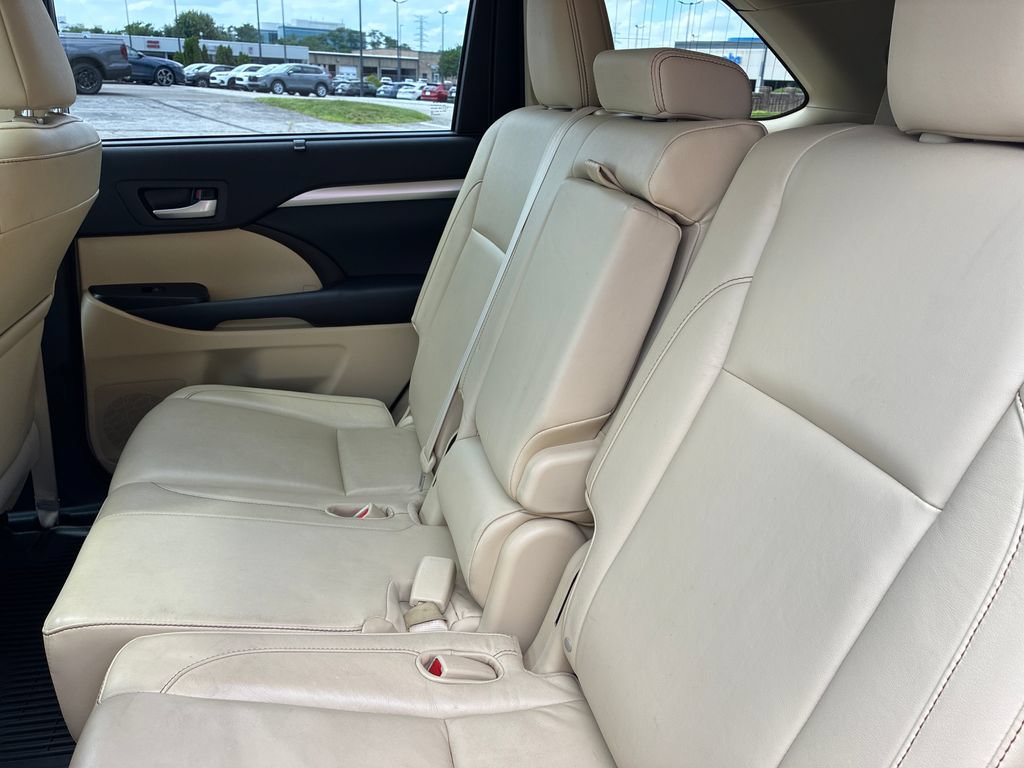 Used 2015 Toyota Highlander XLE AWD/4WD image 19