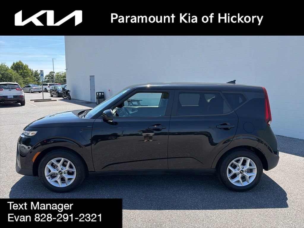 Used 2022 Kia Soul LX w/ Technology Package FWD image 4