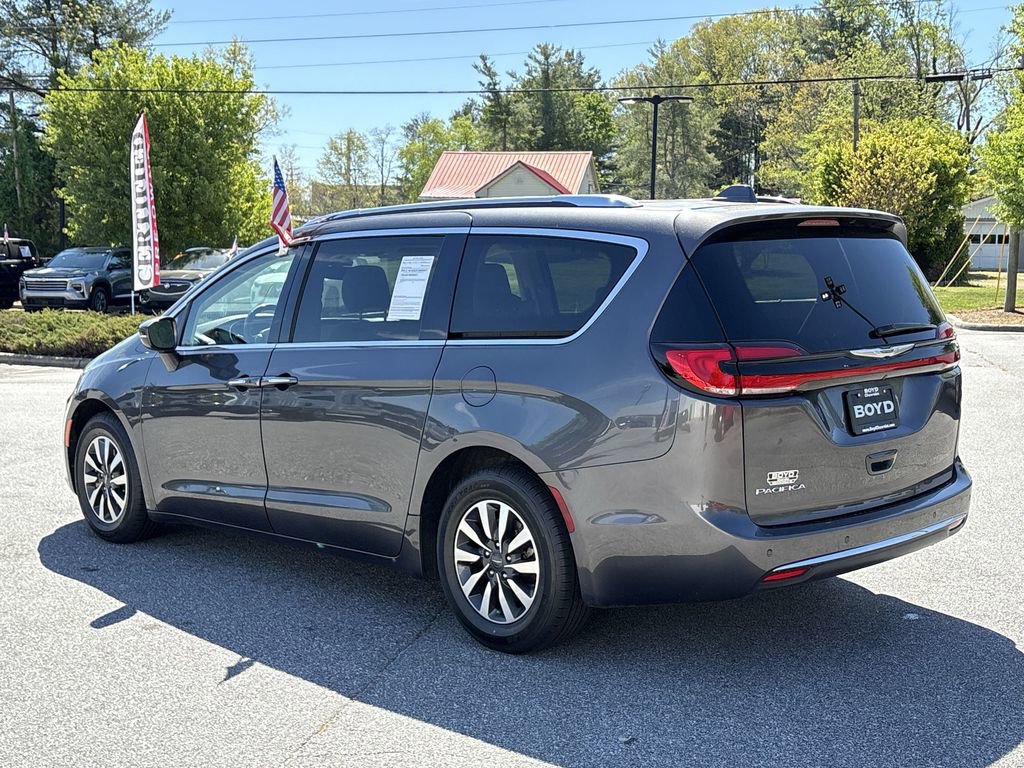 Used 2021 Chrysler Pacifica Touring-L FWD image 10