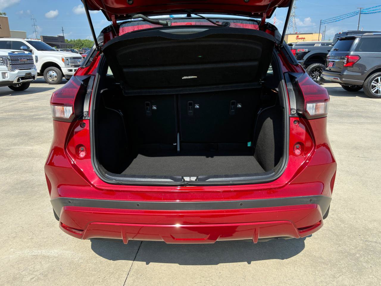 Used 2021 Nissan Kicks SR w/ SR Premium Package FWD image 27