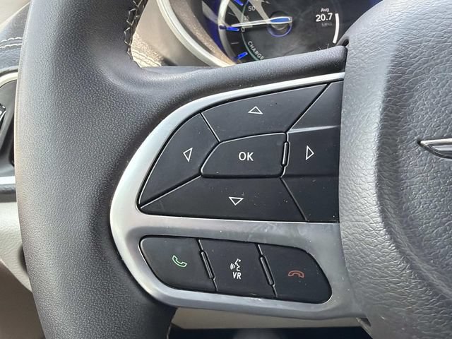 Used 2024 Chrysler Pacifica Limited FWD image 25