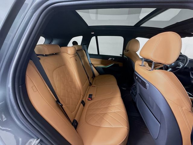 Used 2025 BMW X5 xDrive50e w/ M Sport Package image 27
