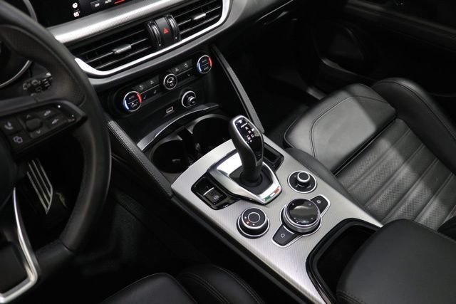 Used 2024 Alfa Romeo Stelvio Veloce AWD/4WD image 27