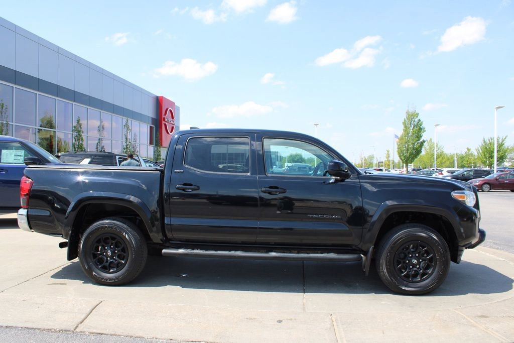 Used 2019 Toyota Tacoma SR5 AWD/4WD image 6