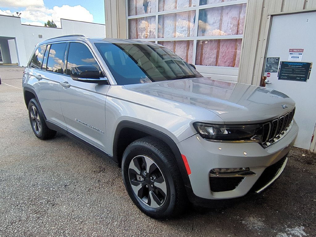 Used 2024 Jeep Grand Cherokee Limited 4xe AWD/4WD image 1