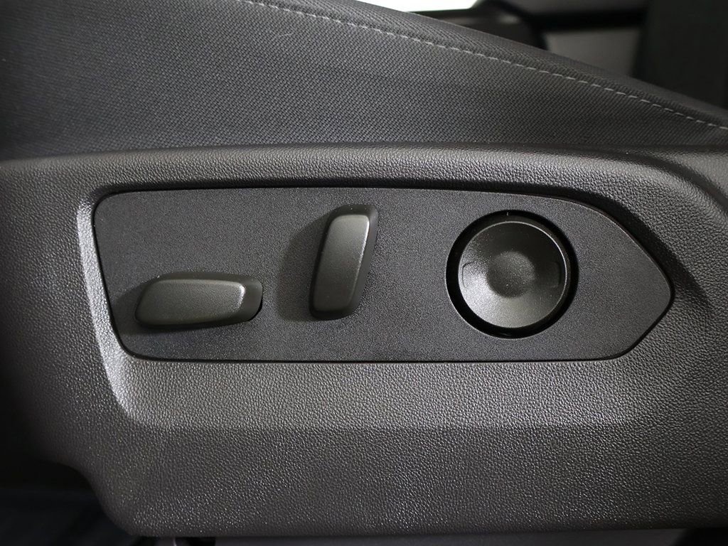 Used 2024 Chevrolet Silverado 1500 LT image 31