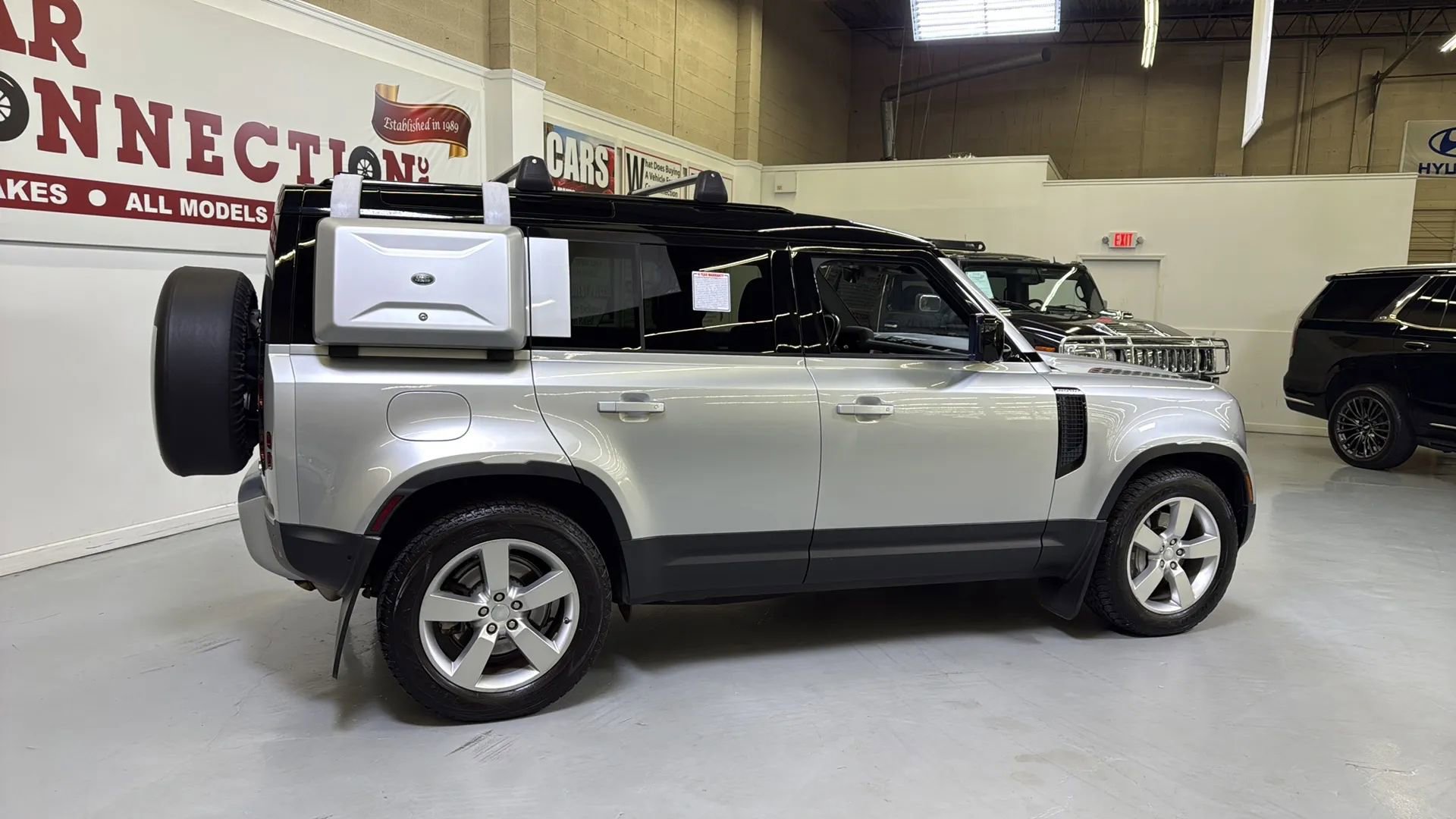 Used 2020 Land Rover Defender 110 First Edition AWD/4WD image 4