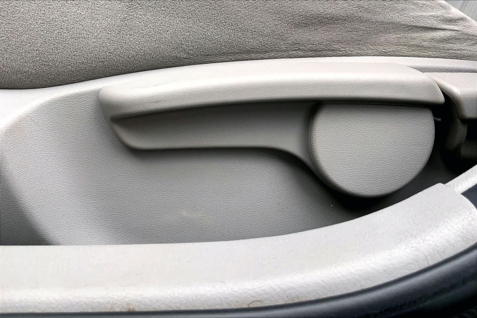 Used 2012 Toyota Corolla LE FWD image 33