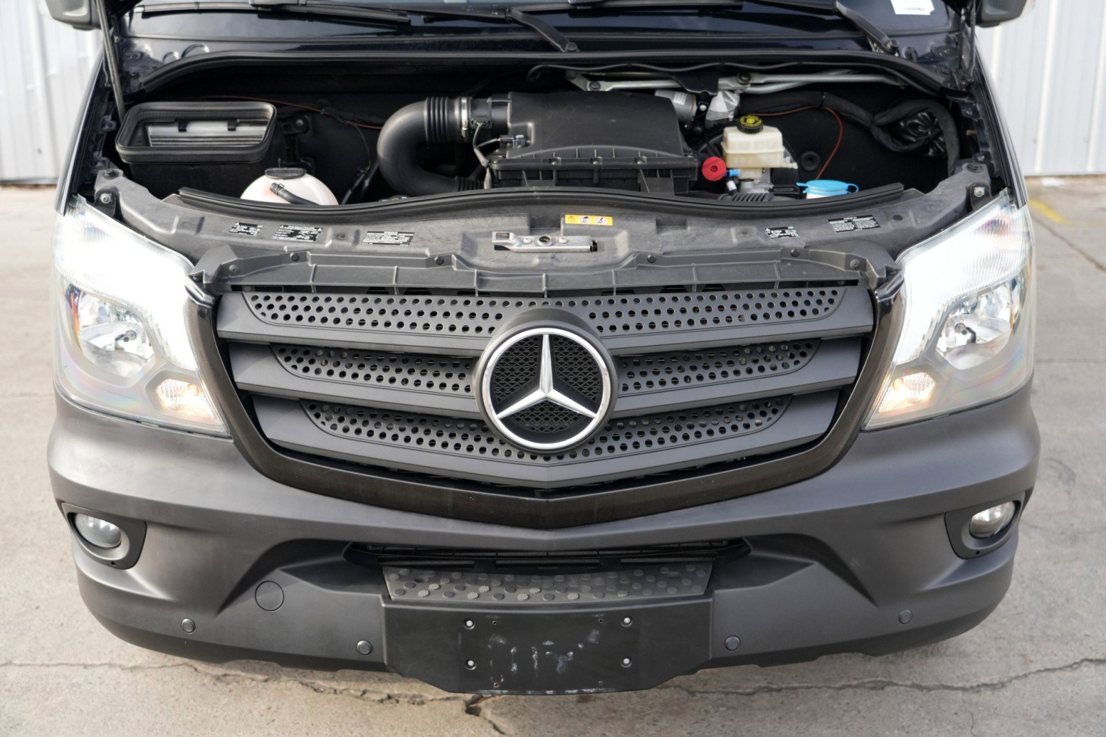 Used 2018 Mercedes-Benz Sprinter 2500 image 8