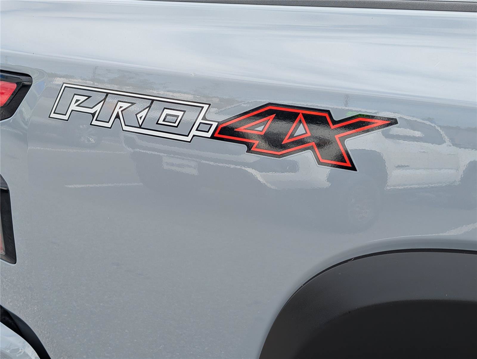 Used 2023 Nissan Frontier PRO-4X w/ Pro-4X Premium Package AWD/4WD image 10