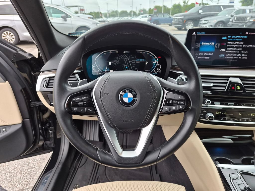 Used 2021 BMW 530e w/ Premium Package RWD image 11