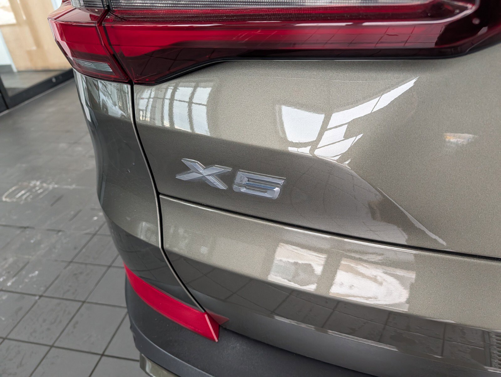 Used 2021 BMW X5 xDrive45e w/ Premium Package image 4