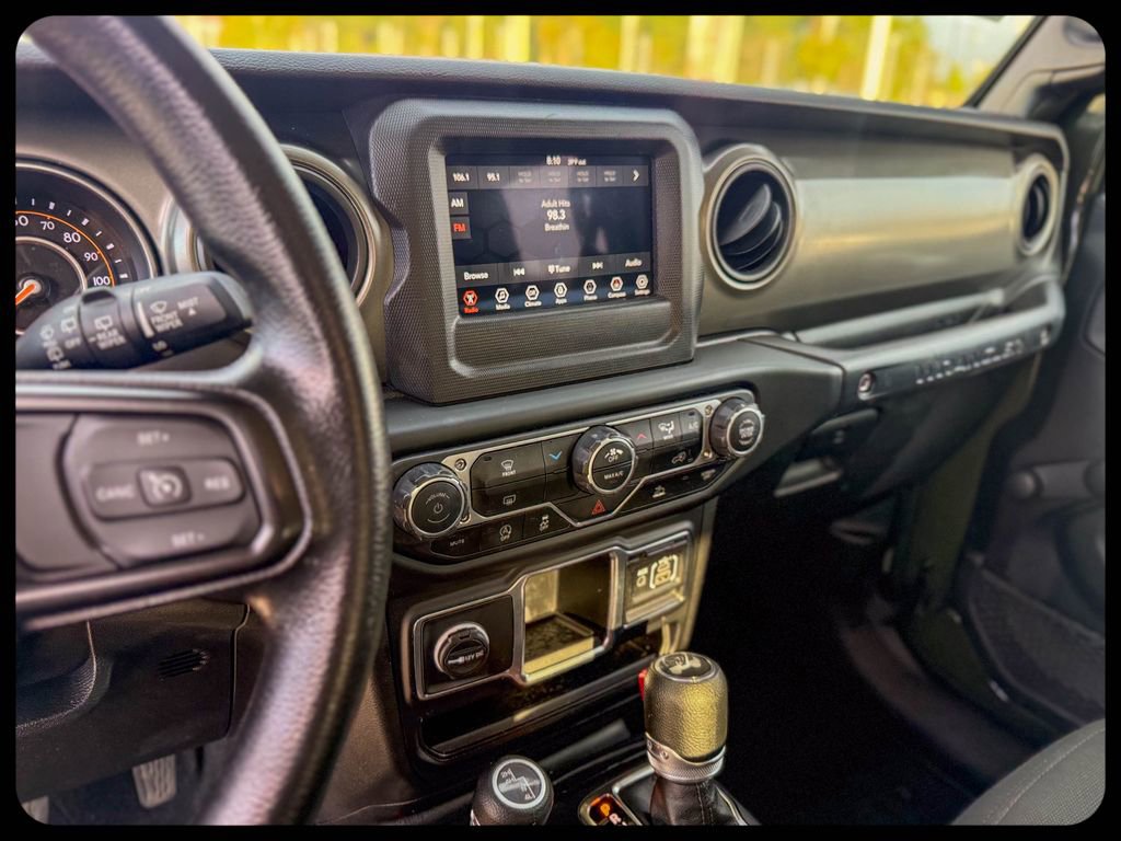 Used 2023 Jeep Wrangler Unlimited Sport AWD/4WD image 15