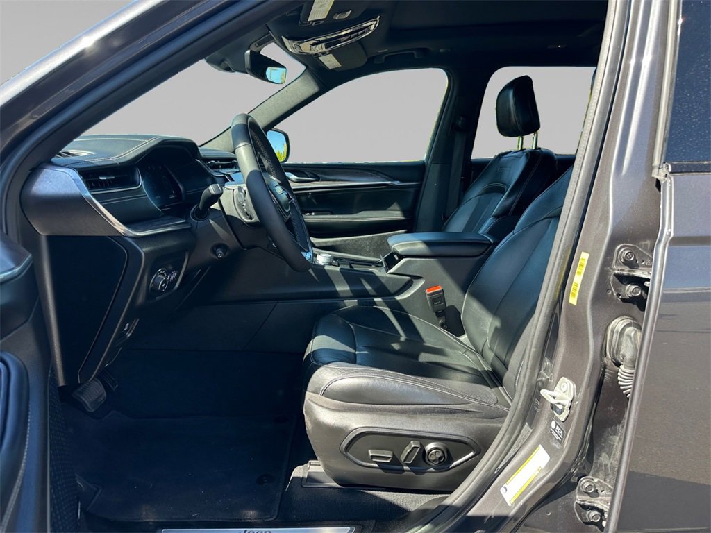 Certified 2023 Jeep Grand Cherokee L Overland image 12