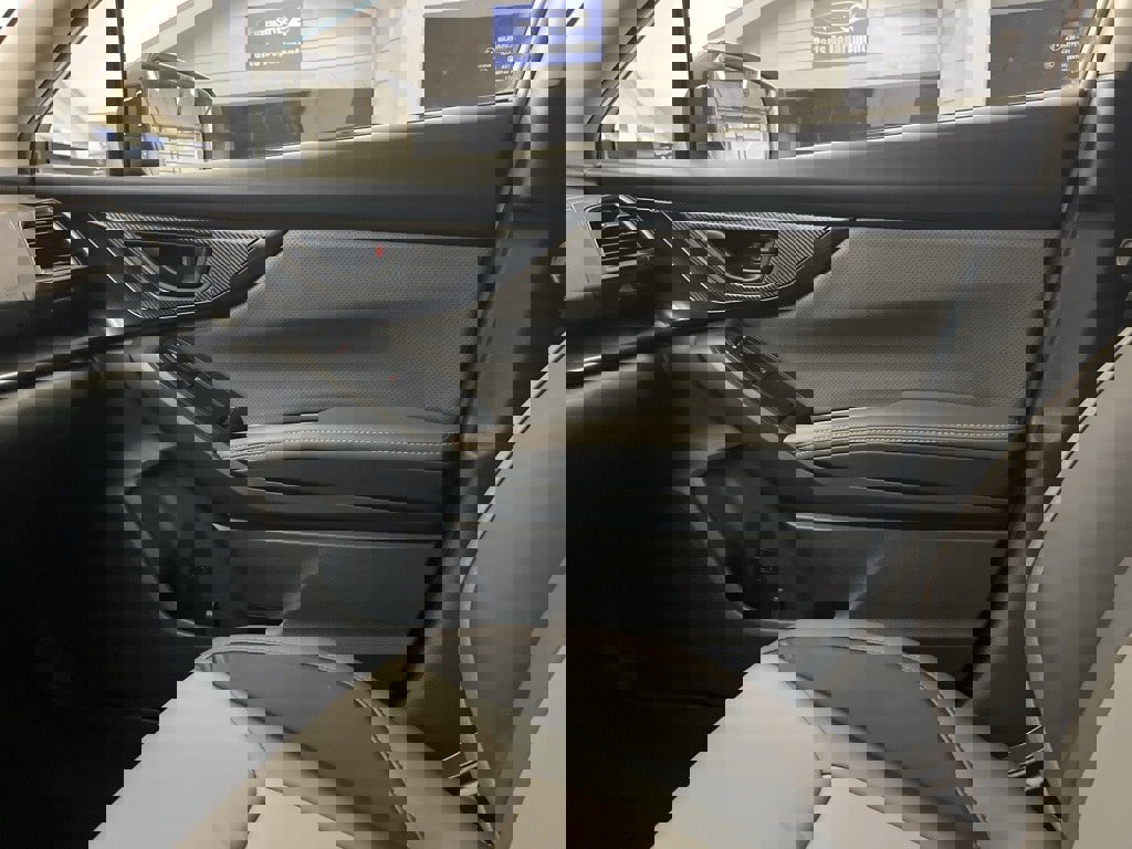 Used 2021 Subaru Crosstrek 2.5i Sport w/ Moonroof Package image 14