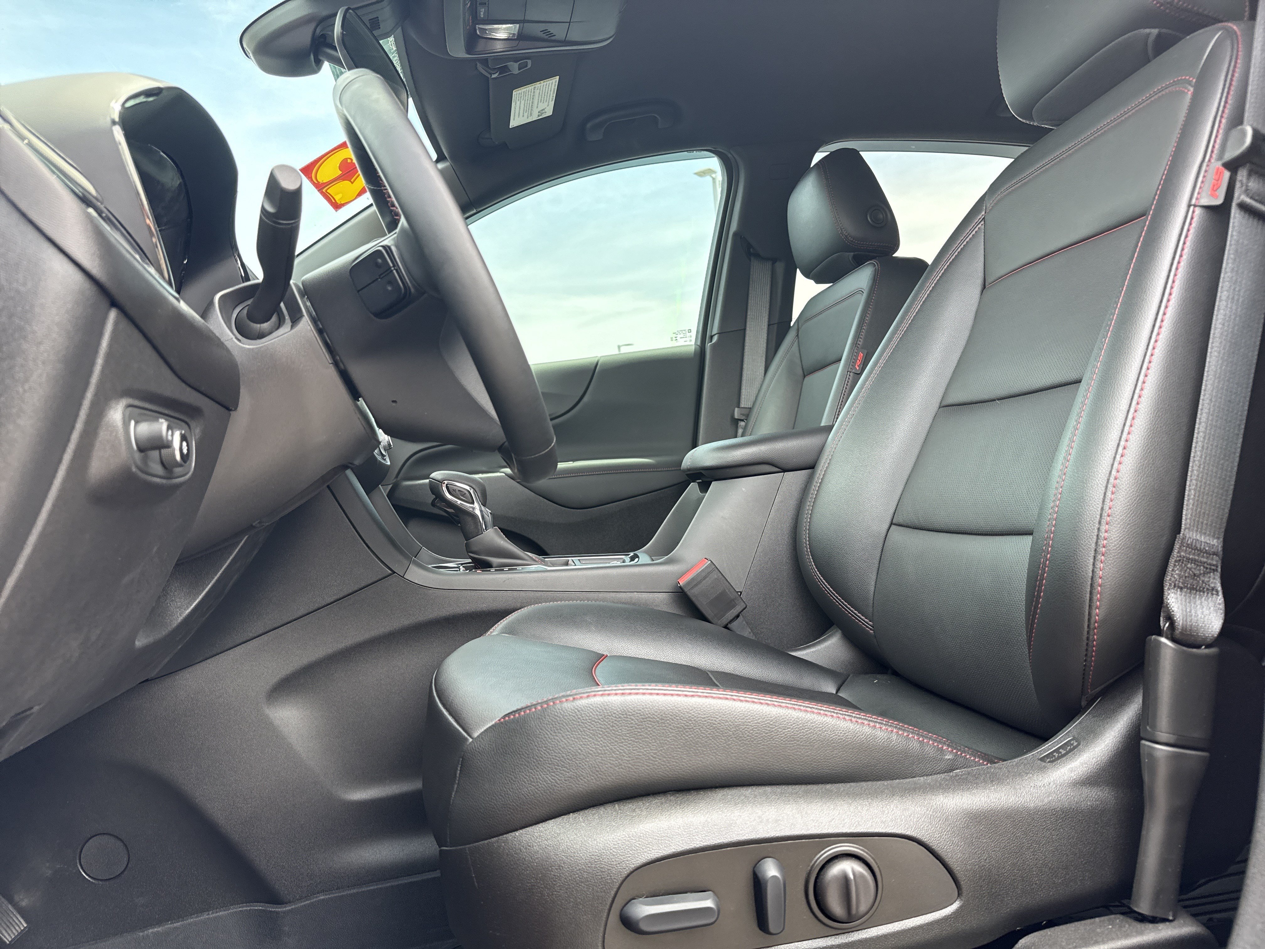 Used 2023 Chevrolet Equinox RS w/ RS Leather Package FWD image 16