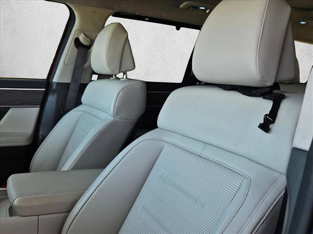 Used 2025 Hyundai Santa Fe Calligraphy image 21