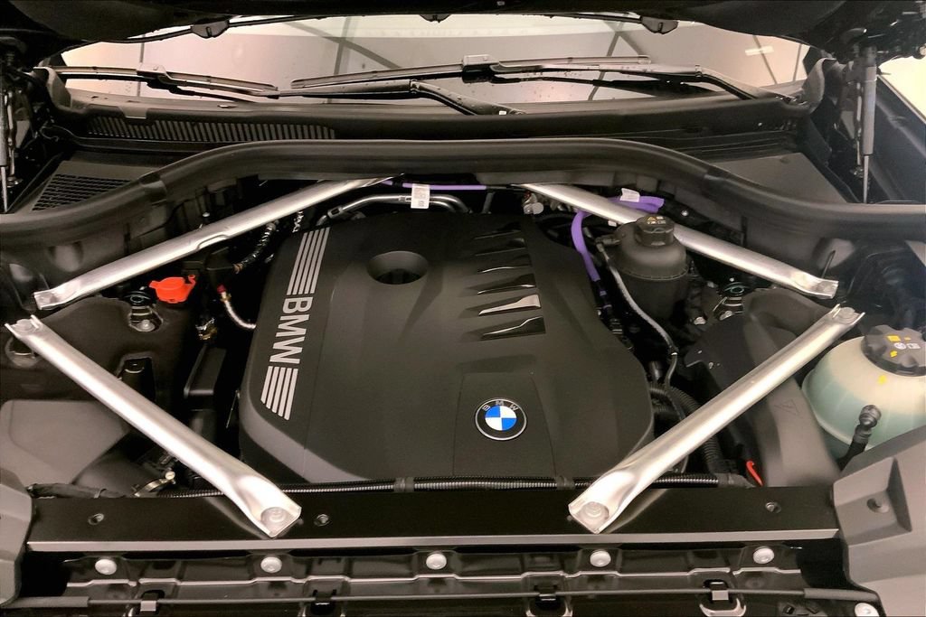 New 2027 BMW X7 xDrive40i w/ Premium Package AWD/4WD image 8