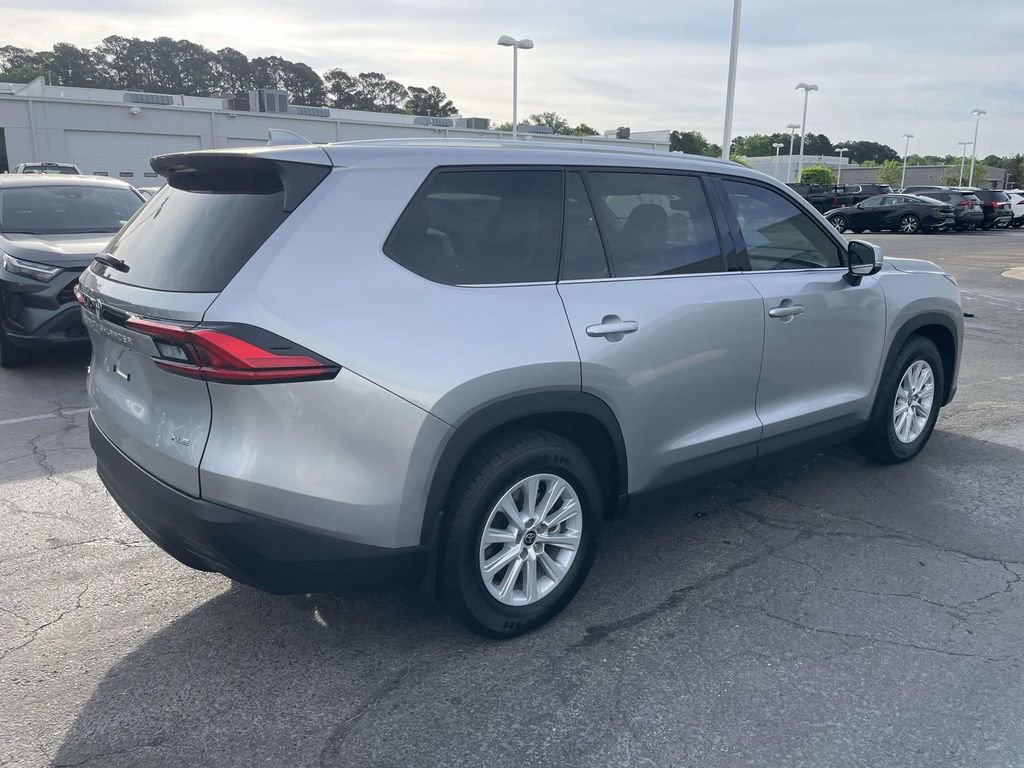 Used 2024 Toyota Grand Highlander XLE image 9