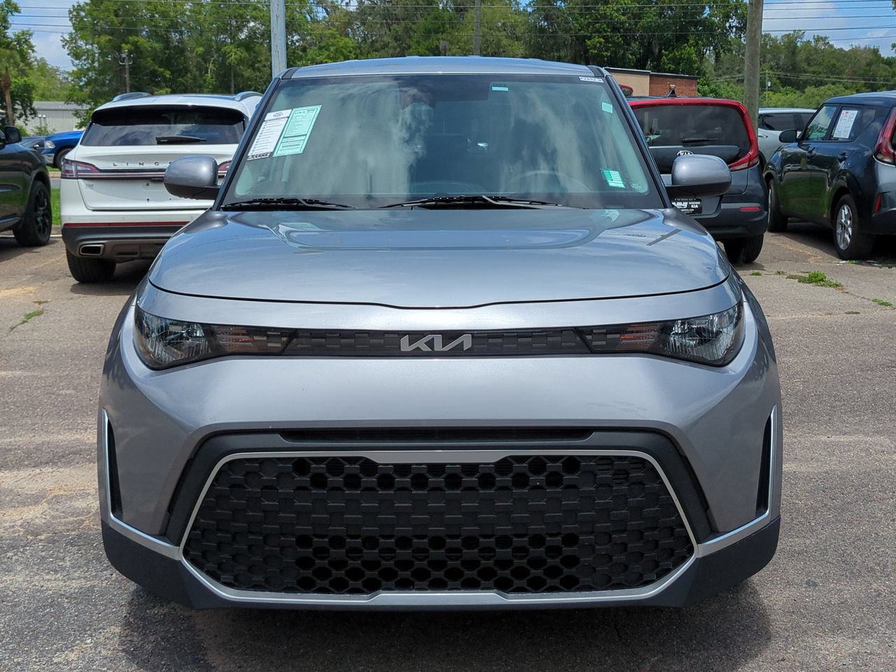 Certified 2025 Kia Soul LX w/ LX Technology Package FWD image 9