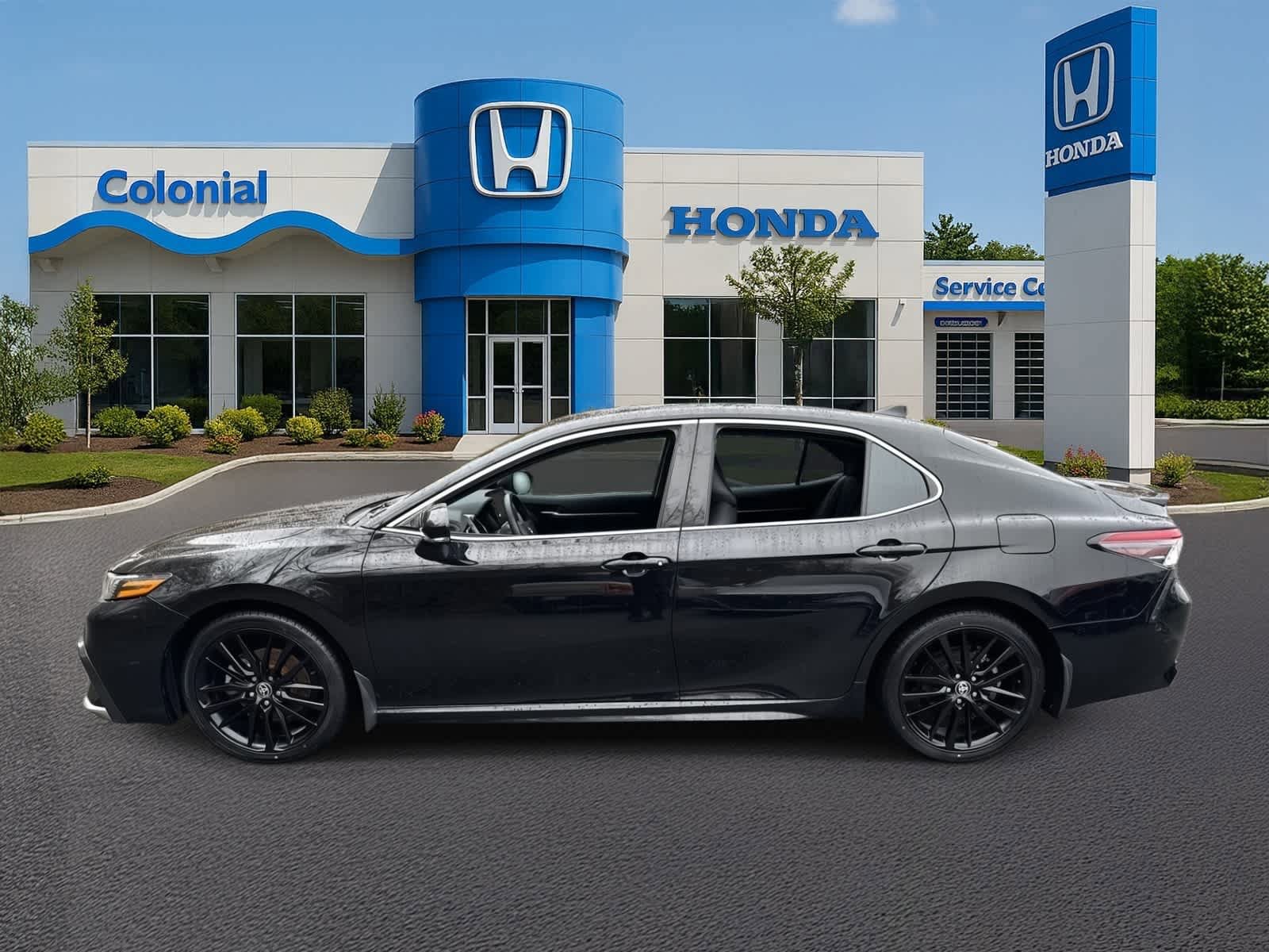 Used 2022 Toyota Camry XSE w/ Navigation Package image 3