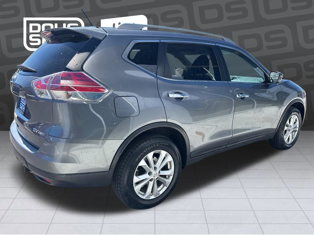 Used 2015 Nissan Rogue SV w/ SV Family Package image 4
