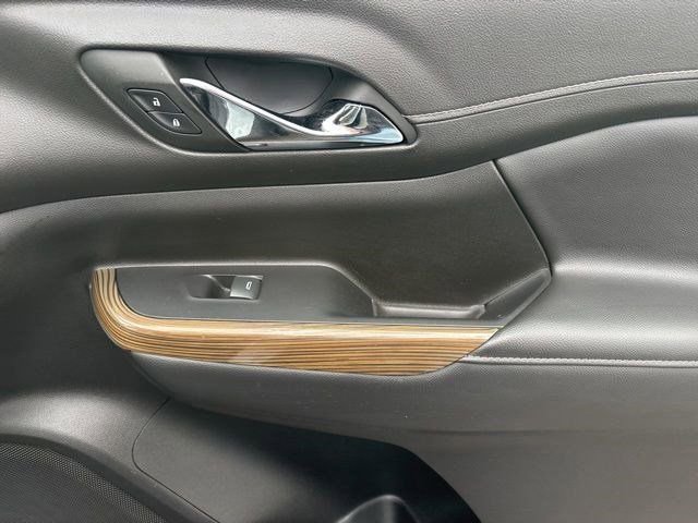 Used 2023 GMC Acadia SLE w/ Driver Convenience Package FWD image 42
