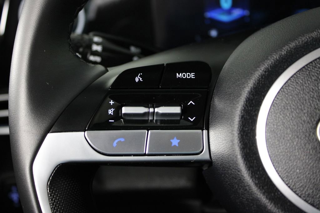 Certified 2025 Hyundai Elantra SEL image 25