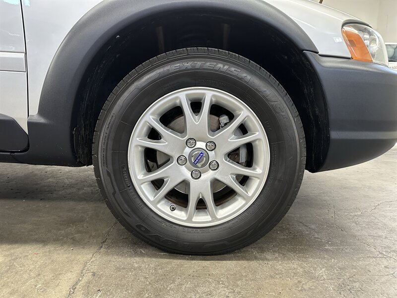 Used 2007 Volvo XC70 AWD/4WD image 11
