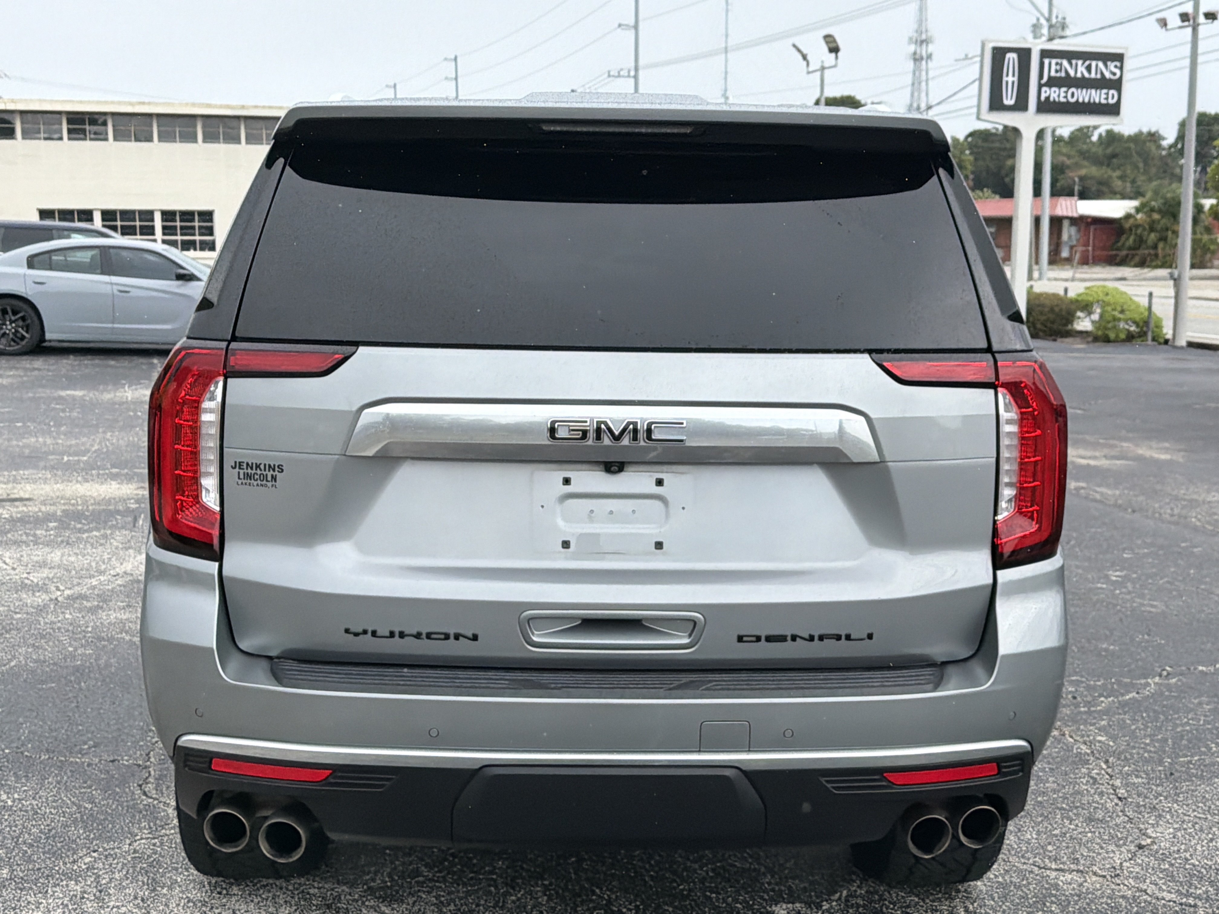Used 2023 GMC Yukon Denali AWD/4WD image 4
