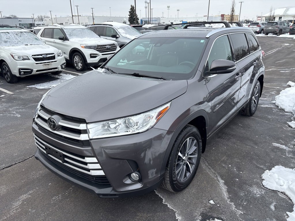 Used 2018 Toyota Highlander XLE image 6
