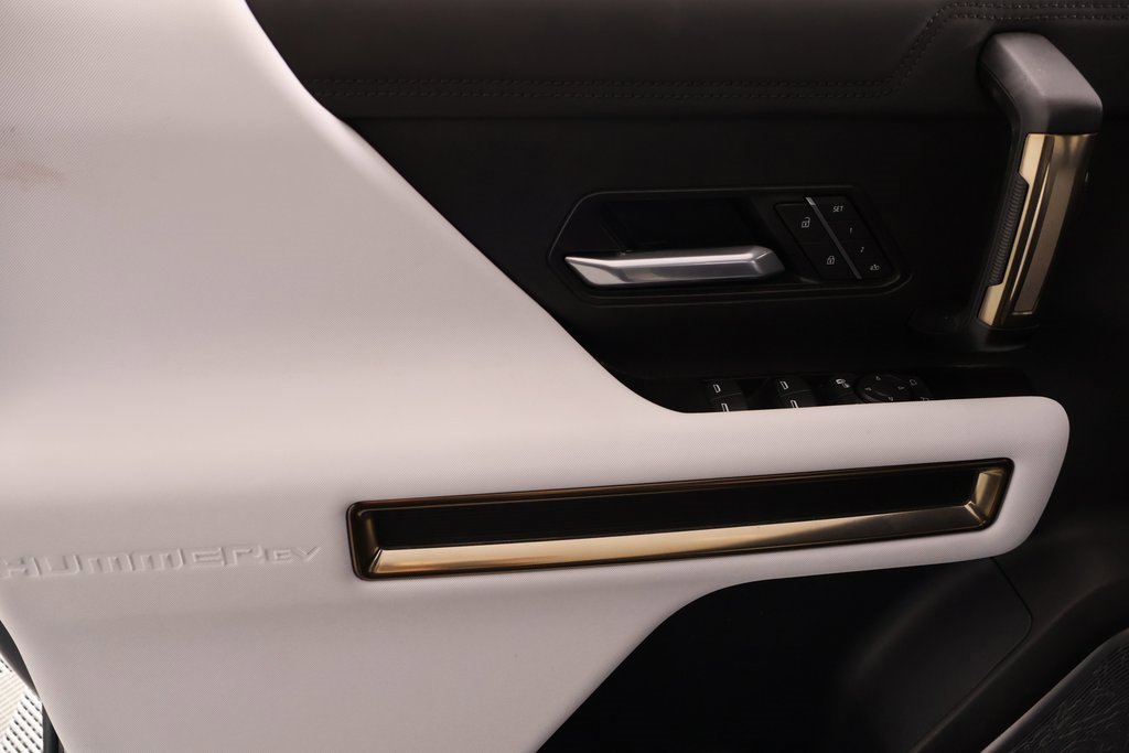 Used 2025 GMC Hummer EV 3X w/ LPO, Sport Package image 16