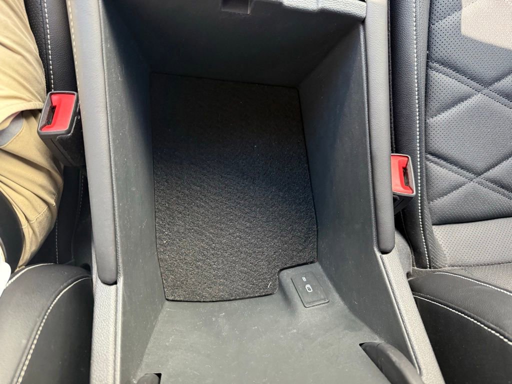 Used 2024 Volkswagen Atlas SE w/ Black Wheel Package image 18