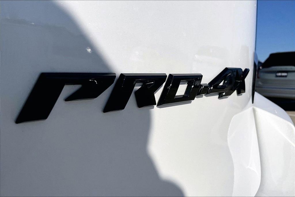 Used 2025 Nissan Armada PRO-4X image 41
