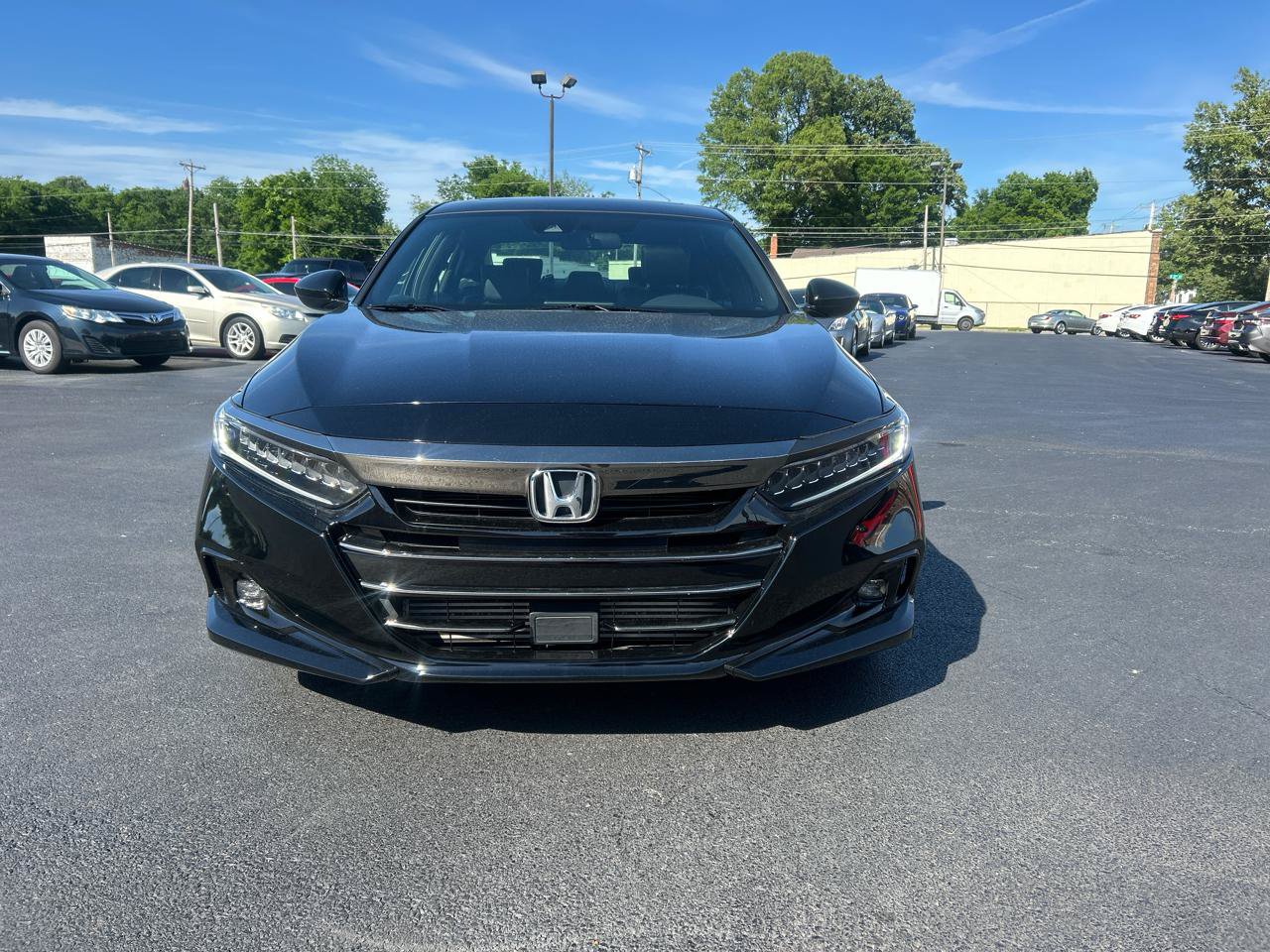 Used 2022 Honda Accord Sport image 2