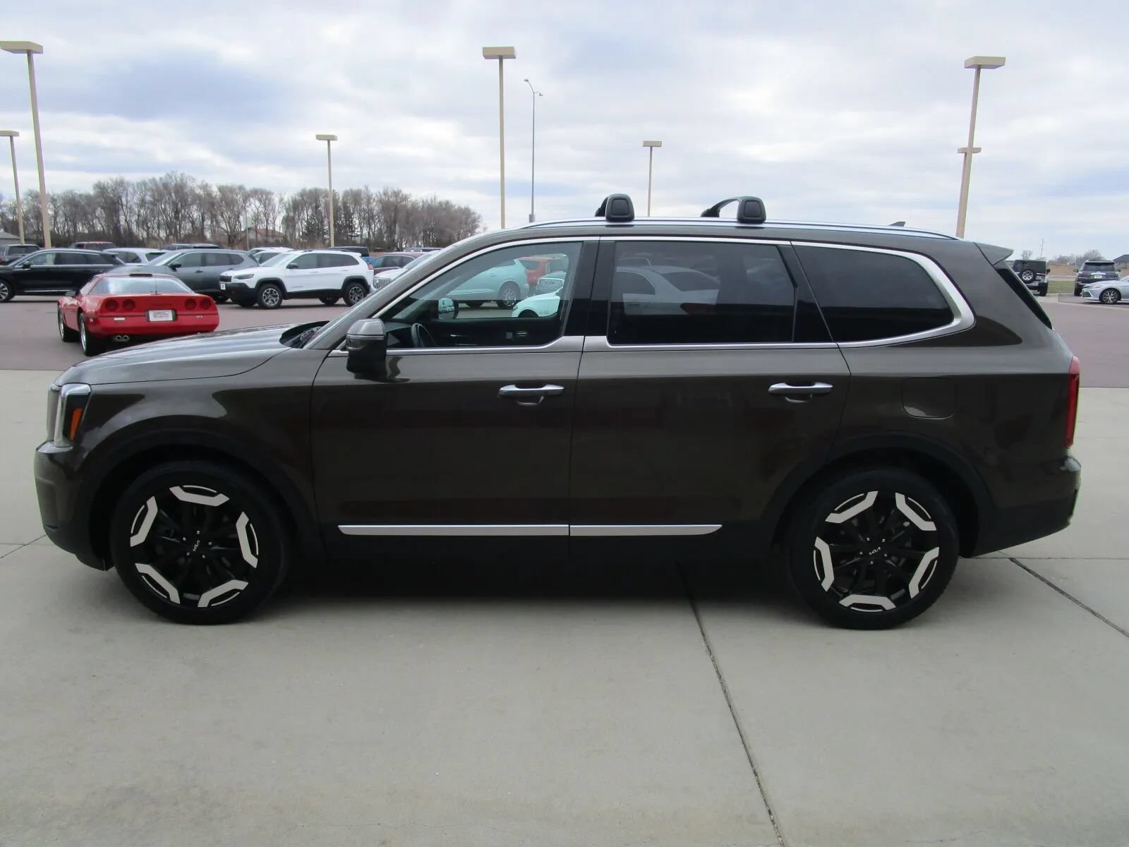 Used 2025 Kia Telluride S AWD/4WD image 6