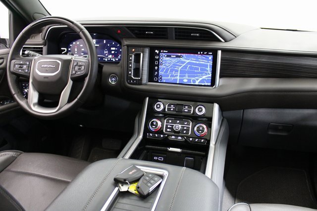 Used 2024 GMC Yukon XL Denali w/ Denali Reserve Package image 17